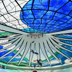 Vitrais da Catedral de Brasília. Foto Breno Laprovítera e Jarbas Jr