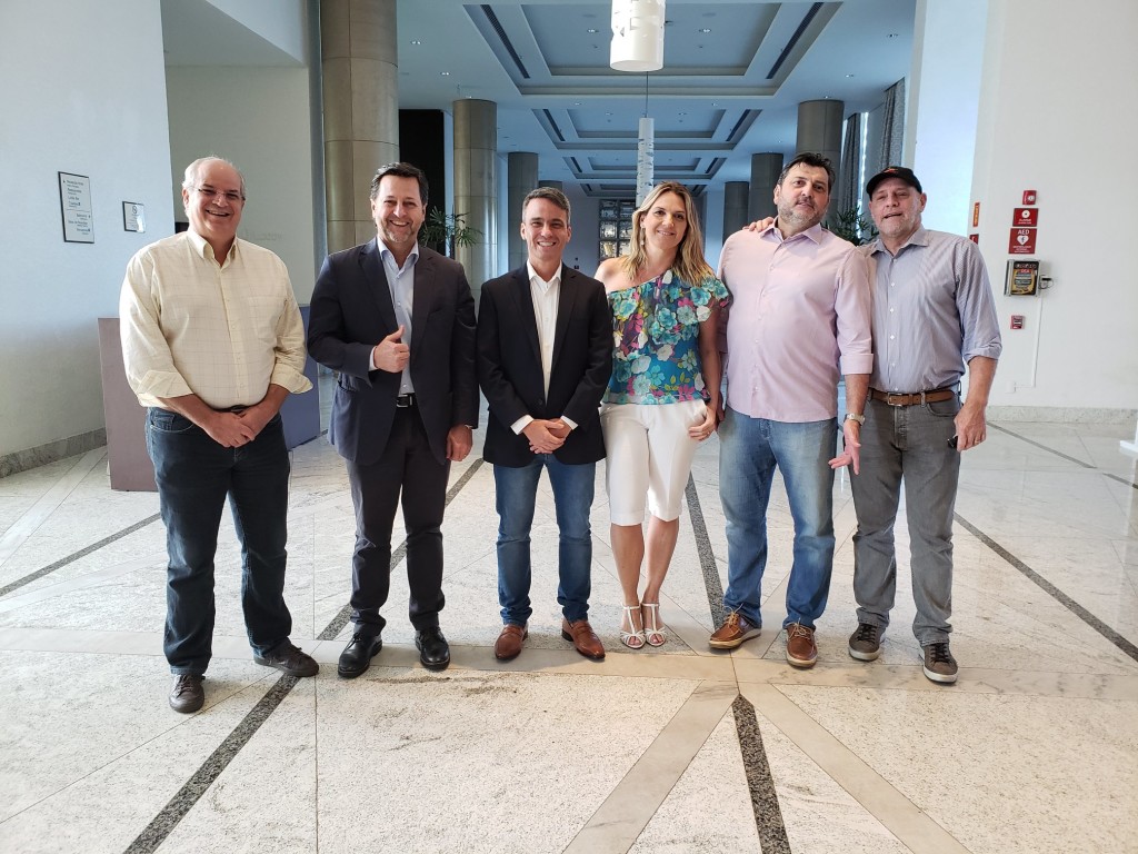 Parte da nova diretoria Assespro Nacional - Alcides Pires, Luis Mário Luchetta, Italo Nogueira , Leticia Batistela, Sandro Moles e Robert Janssen. 